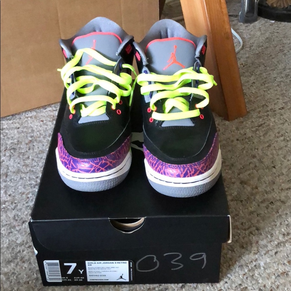 BRIGHT PURPLE YELLOW AND BLACK JORDAN RETRO 3s!!!!
